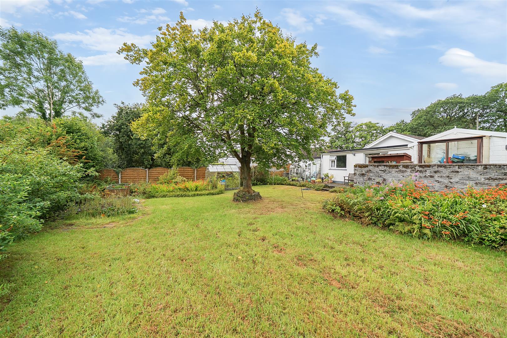 Christopher Rise, Pontlliw, Swansea, SA4 9EN